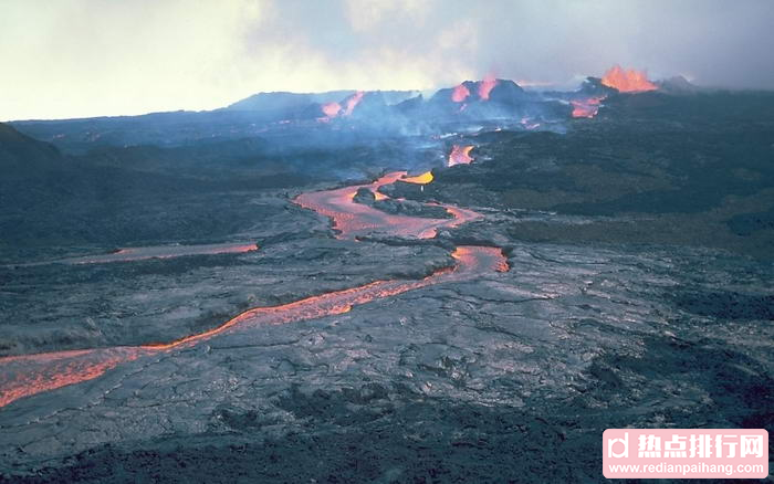 世界上最活跃的10座火山 黄石火山口爆发可能会导致世界毁灭